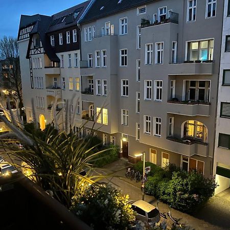 Cozy Modern Apartment With Small Balcony In The Heart Of Berlin Exterior foto
